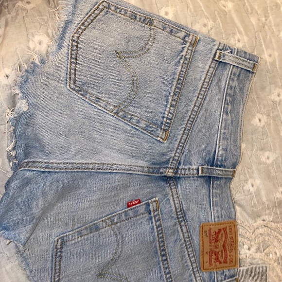 Levi 501s Denim Shorts - Picture 2 of 3